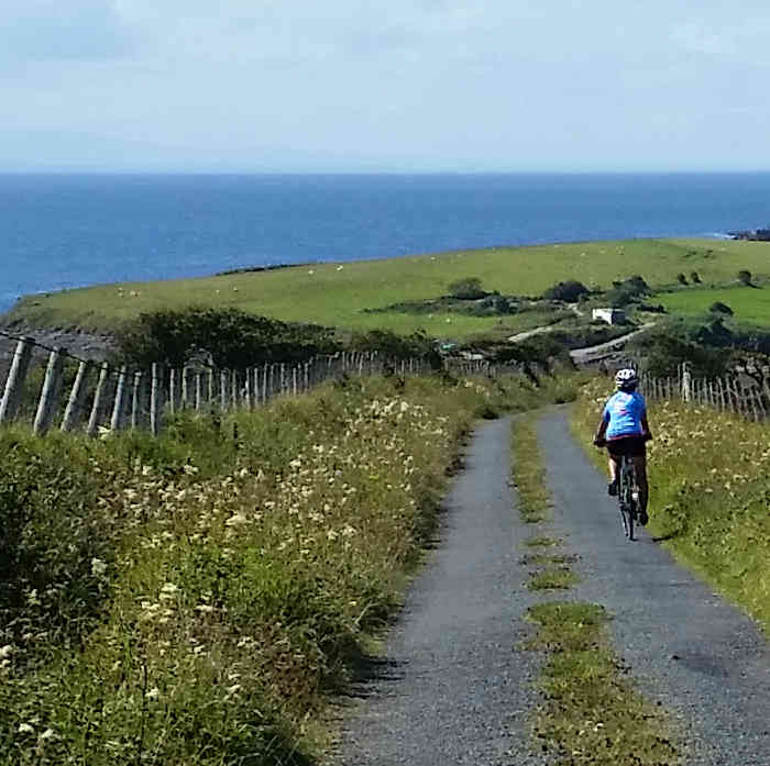 Exploring the quiet roads on aSelf Guided Bike Tour in Ireland